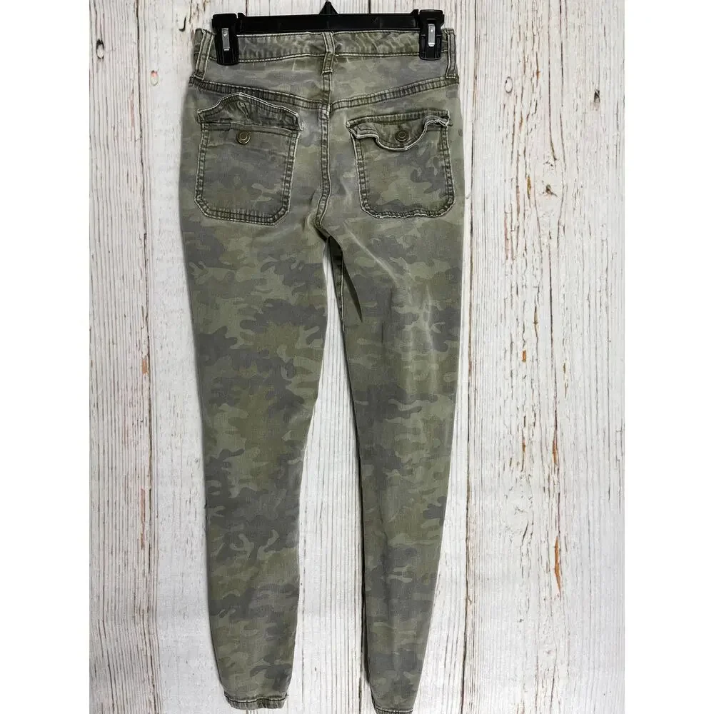 Mossimo High Waist Jegging Jeans Womens Size 2 Green Camo Skinny SMALL BLEMISH